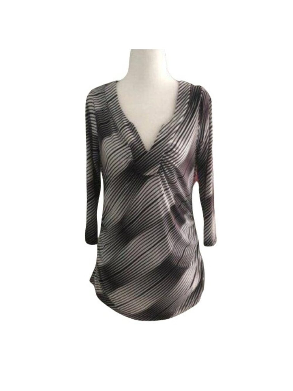 New York & Company Women's Black & White Diagonal Striped V-Neck Top Size S